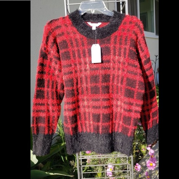 NEW Size Small plaid print sweater new with tags Christmas red black Soft NWT - Picture 1 of 7